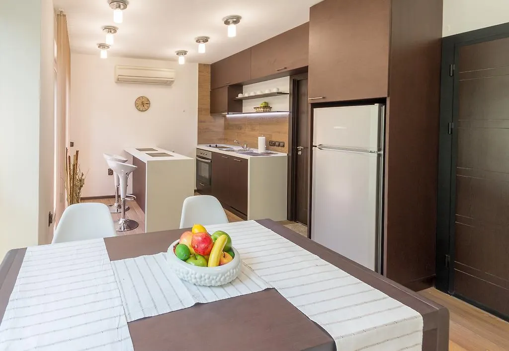 City Apartments La Casa Warna